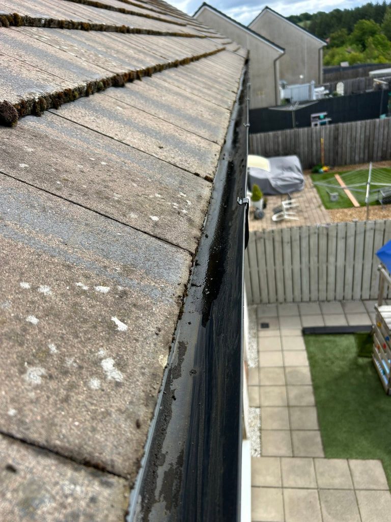 image of empty cleaned gutters by Renfrewshire Gutter Services