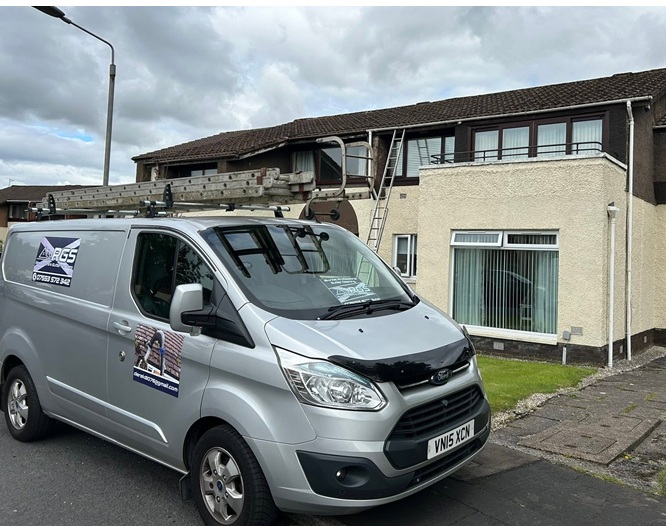 image of a van owned by Renfrewshire Gutter Services parked outside a home in Erskine